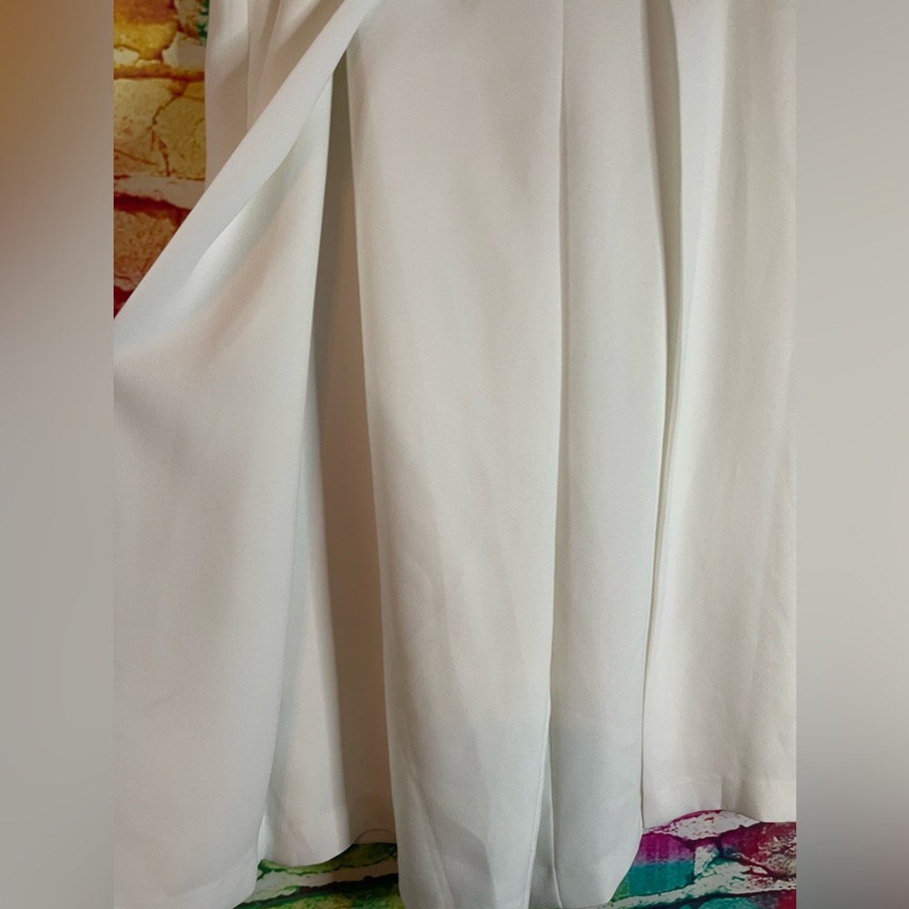 Vince Camuto White Wide Leg Pant- Pleated and back zip up! Size 10p - Picture 4 of 8
